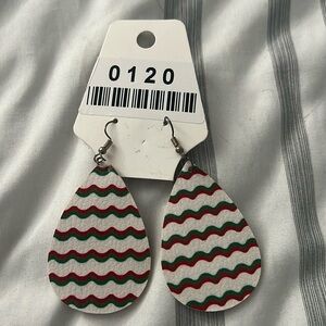 🎄 Christmas Teardrop Earrings 🎄